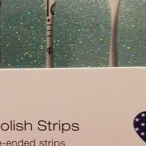 Color Street Mint To Be Nail Strips